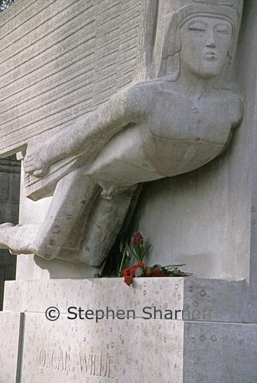 oscar wilde tomb graphic