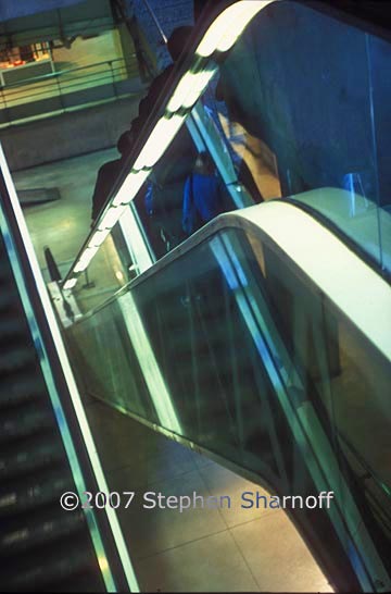 paris escalators graphic