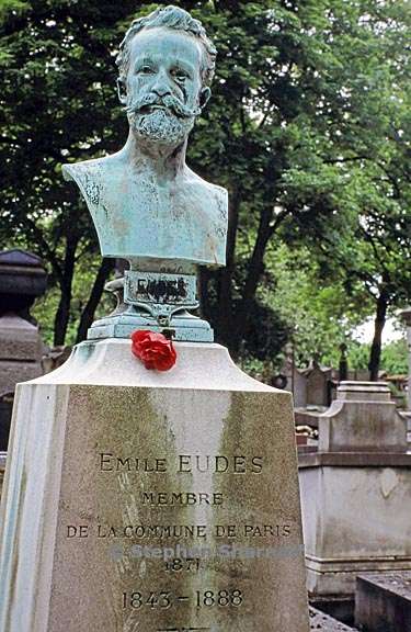 paris cemetery graphic 104