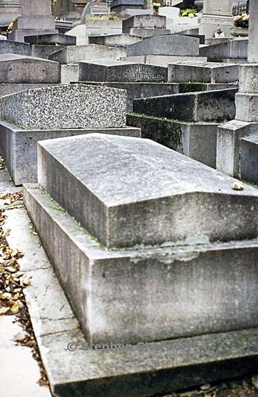 paris cemetery graphic 105