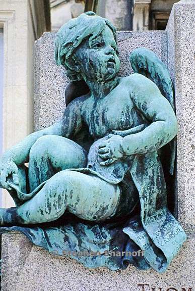 paris cemetery graphic 108