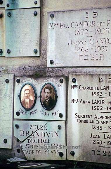 paris cemetery graphic 118
