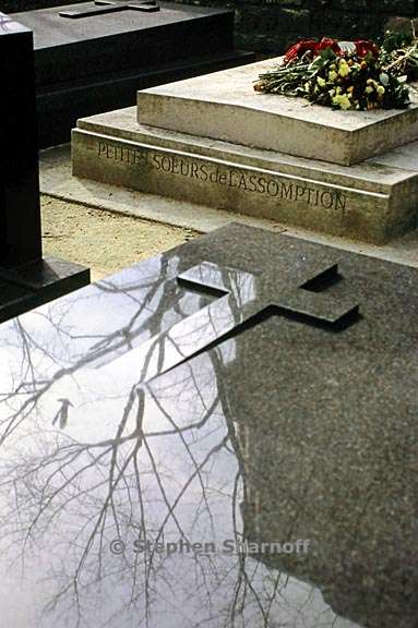 paris cemetery graphic 124