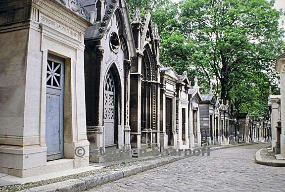 paris cemetery graphic 134