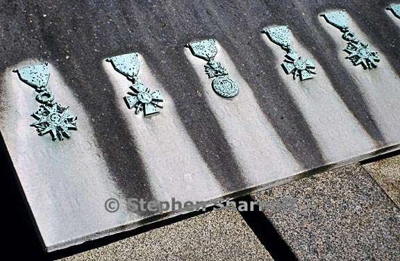 paris cemetery graphic 152
