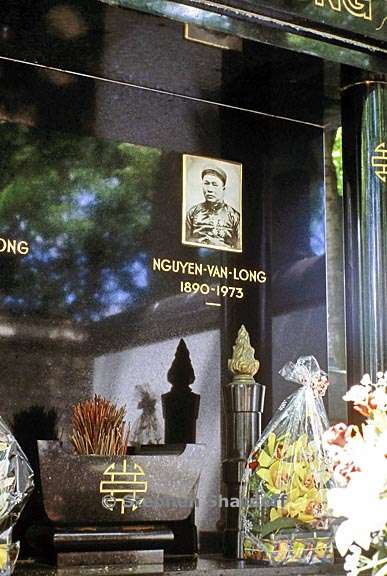 paris cemetery graphic 157