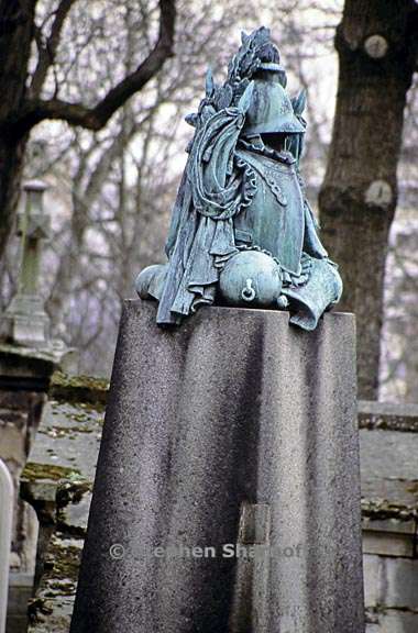 paris cemetery graphic 159