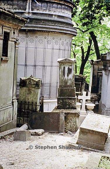 paris cemetery graphic 165