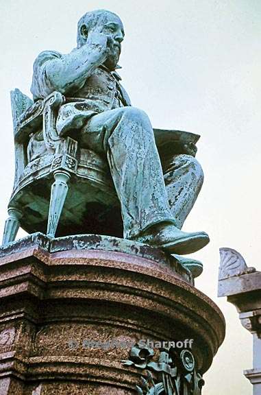 paris cemetery graphic 174