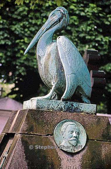 paris cemetery graphic 181