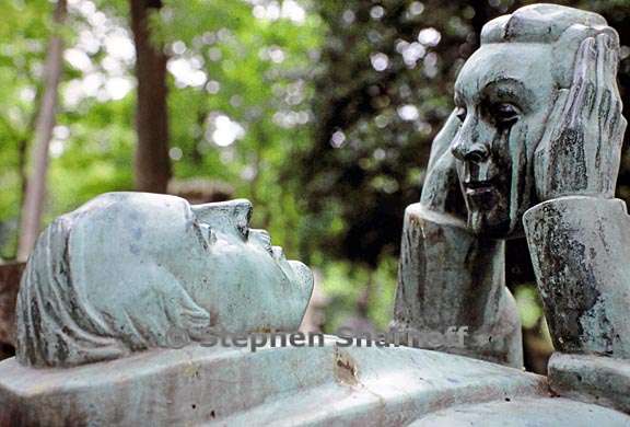 paris cemetery graphic 206