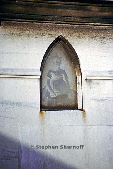 paris cemetery graphic 207