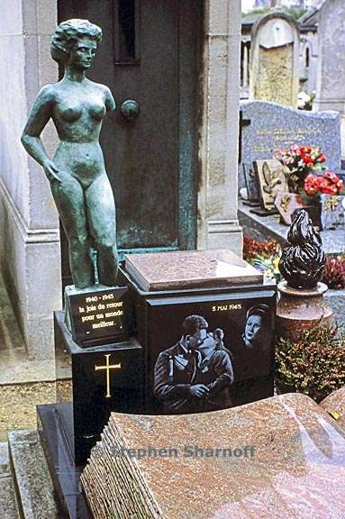 paris cemetery graphic 211