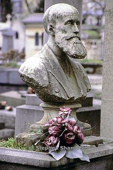 paris cemetery graphic 213