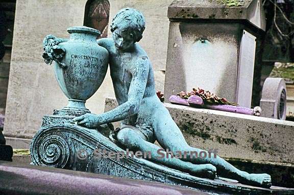 paris cemetery graphic 219