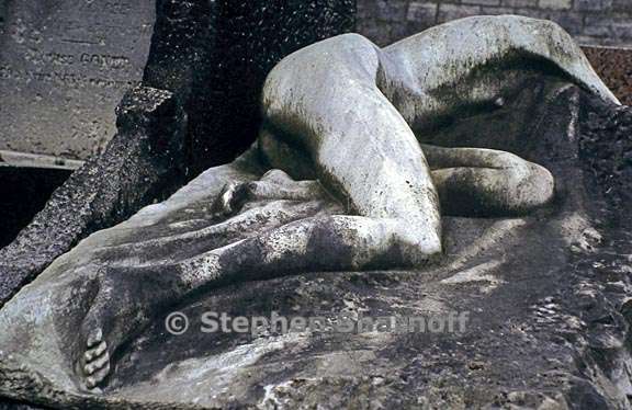 paris cemetery graphic 227