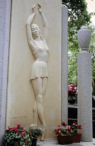 paris cemetery graphic 229
