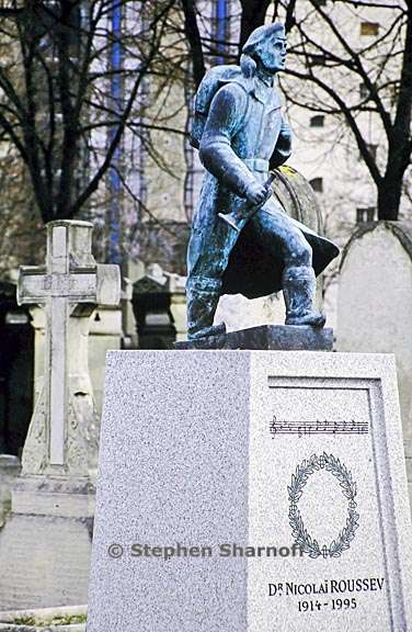paris cemetery graphic 234
