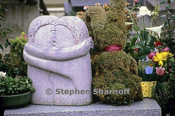 paris cemetery graphic 235