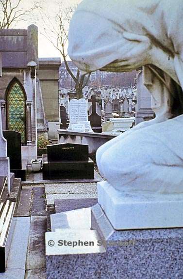 paris cemetery graphic 240