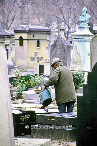 paris cemetery graphic 49
