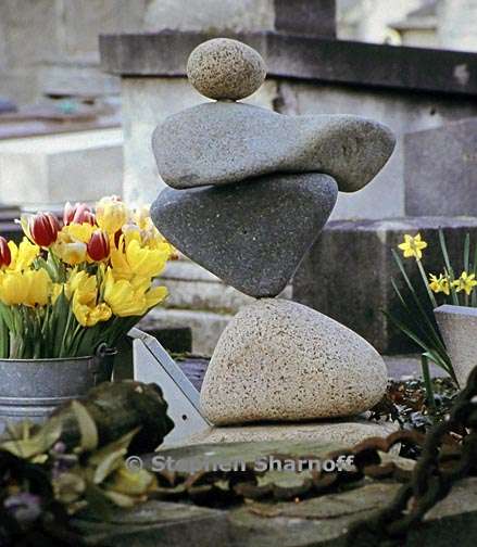 paris cemetery graphic 58