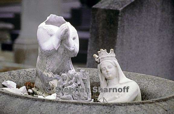 paris cemetery graphic 81