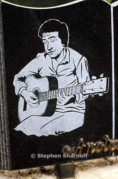 paris cemetery graphic 86