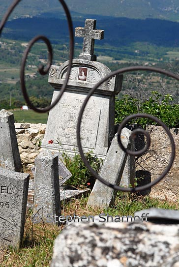 saignon cemetery graphic