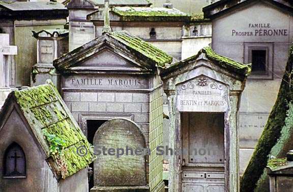 paris cemetery 143 graphic