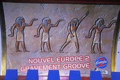 paris ad 1 thumbnail graphic
