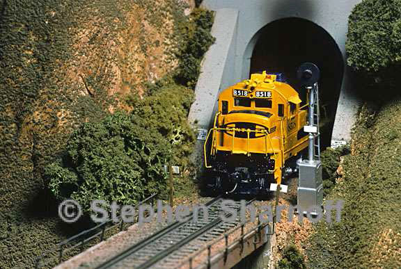 model train 2 graphic