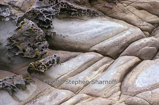 eroded shoreline rocks 1 graphic