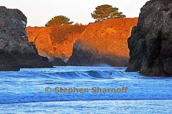 cliffs ocean 3780 1 graphic