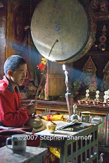 praying dhakmar 2 graphic