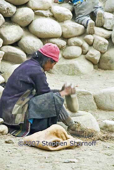 woman grinding graphic