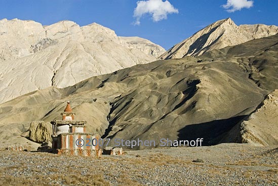 chorten near tangge graphic